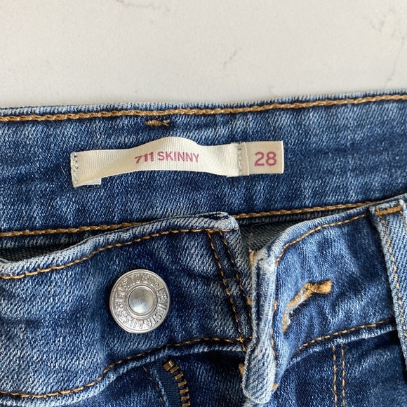 Levi’s 711 skinny distressed jeans - Picture 2 of 2